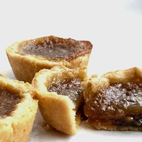 Yummy Maple Butter Tarts...celebrate real maple syrup...and the holidays...with these two-bite treats. Acadian Food, Maple Tarts, Best Butter Tart Recipe, Butter Tart Recipe, Philippine Recipes, Cafe Cakes, Butter Tart, Pie Making, Maple Syrup Recipes