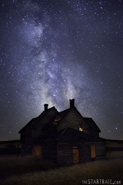 Farmhouse under the stars, by one of my favorite night photogs! (Waiting. by Ben Canales, via Flickr) Falling Stars, To Infinity And Beyond, The Night Sky, Star Sky, Moon And Stars, Abandoned Houses, Shooting Stars, Under The Stars, Heaven On Earth