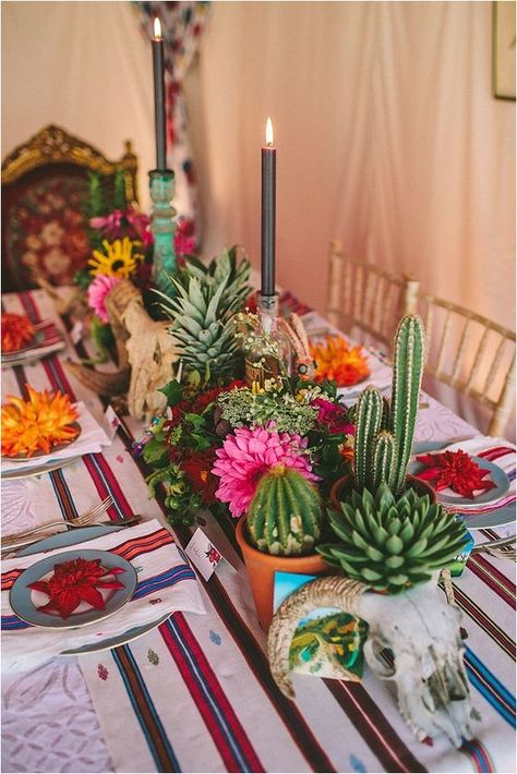 colorful festive wedding table decor / http://www.himisspuff.com/colorful-mexican-festive-wedding-ideas/3/ Frida Kahlo Wedding, Mexican Dinner Party, Flowers And Succulents, Day Of The Dead Party, Mexican Fiesta Party, Mexican Birthday, Cactus Wedding, Fiesta Wedding, Dinner Party Themes