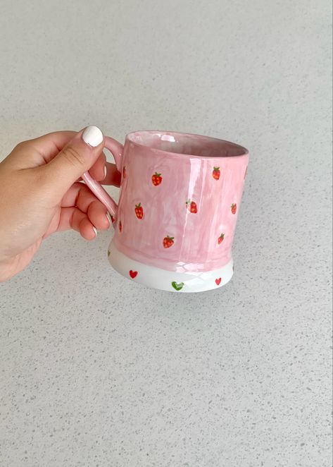 Strawberry Mug Pottery, Strawberry Painted Mug, Strawberry Pottery Painting, Strawberry Pottery, Wheel Pottery, Strawberry Mug, Pottery Cafe, Clay Cup, Hand Painted Mugs