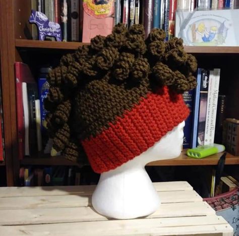 Mohawk Beanie - Etsy Mohawk Crochet Hat, Mohawk Beanie, Beanie Pattern Crochet, Crochet Hat Patterns, Cozy Beanie, Hat Patterns, Beanie Pattern, Football Outfits, Football Mom