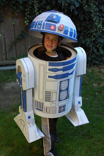 David as R2-D2 | Ken Sheppardson | Flickr R2d2 Costume, Star Wars Theme Birthday, Disfraz Star Wars, Horse Halloween Costumes, Robot Costume, Lego Costume, Robot Costumes, Star Wars Diy, Star Wars Halloween