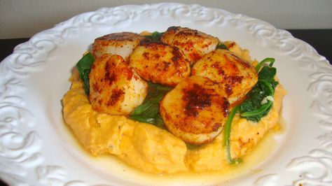 Macro Foods, Scalloped Sweet Potatoes, Sweet Potato Puree, Garlic Spinach, Sweet Potato Spinach, Seared Scallops, Potato Puree, Scallop Recipes, Sauteed Spinach