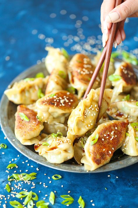 Shrimp Potstickers, Turkey And Dumplings, Potstickers Recipe, Dumpling Recipes, Shrimp Dumplings, Food Chinese, Recipes Pork, Dumpling Recipe, Freezer Friendly