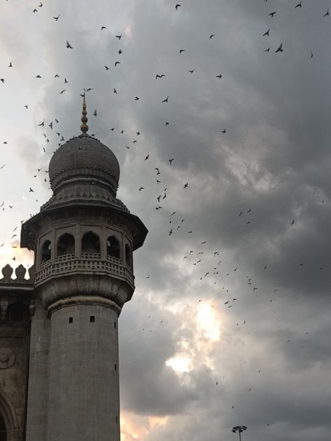 Macca masjid minaar Hyderabad Desi Architecture, Hyderabad Aesthetic, Hyderabad Photography, Mecca Masjid, Peaky Blinders Characters, Photo Background Images Hd, Beautiful Lyrics, Background Images Hd, Photo Background Images