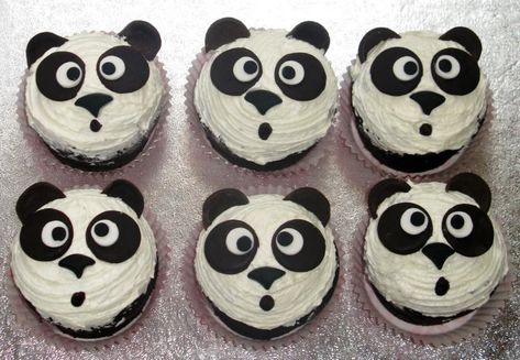 cupcake Panda - cake by Valentine Svatovoy Panda Birthday Cake, Panda Themed Party, Panda Food, Panda Cupcakes, Bolo Panda, Moana Birthday Cake, Baking Birthday Parties, Panda Craft, Panda Decorations