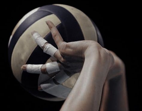 Volleyball Photography, Volleyball Wallpaper, Futurisme Retro, Volleyball Inspiration, Volleyball Training, Volleyball Pictures, Leyte, Kageyama Tobio, Volley Ball