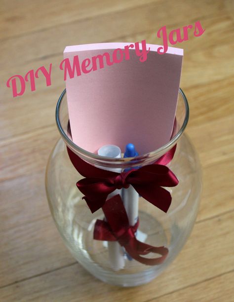 DIY Memory Jars for a fun, easy, an inexpensive gift! Diy Memory Jar, Memory Jar Graduation, Easy Gift Idea, Memory Jars, Spa Recipes, Memory Jar, Graduation Party Centerpieces, Memory Keeping, Graduation Decorations