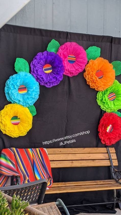 Fiesta Flowers, Mexican Paper Flowers, Mexican Theme Party Decorations, Mexican Party Decorations, Fiesta Birthday Party, Fiesta Party Decorations, Mexican Birthday, Fiesta Theme Party, Baby Shower Corsage