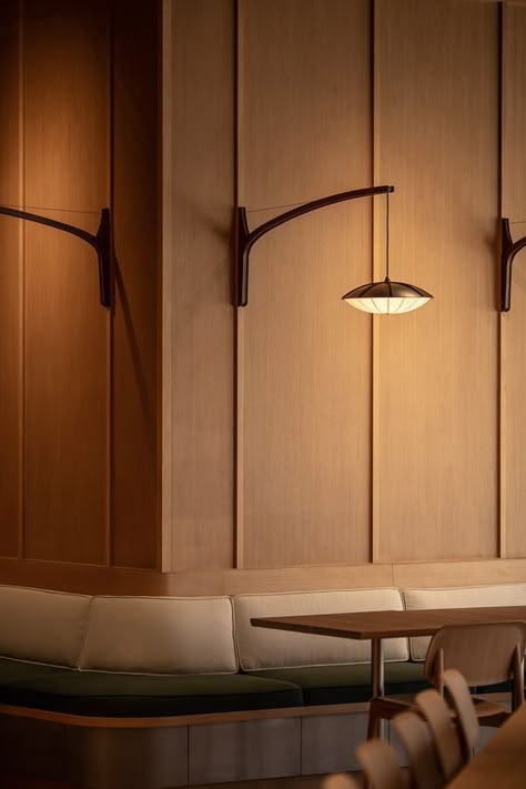 Restaurant Concept Ideas, Acoustical Ceiling, Cafe Furniture, Concept Ideas, Restaurant Lighting, Restaurant Concept, Banquette Seating, Deco Luminaire, Design Apartment