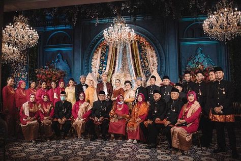 Melayu Wedding, Nikah Decor, Indonesian Wedding, Parents Wedding, Wedding Design Decoration, Wedding Illustration, Wedding Session, Future Wedding Plans, Contemporary Wedding