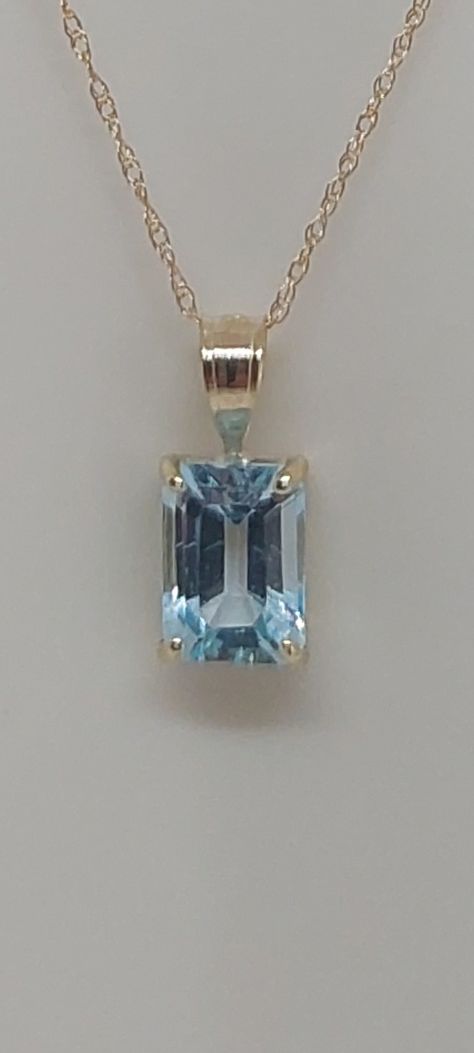 Fine Jewelry Light Blue Aquamarine Necklace, Aquamarine Pendant Jewelry As A Gift, Yellow Gold Aquamarine Pendant Jewelry, Jewelry Aquamarine, Luxury Aquamarine Pendant Necklace, Light Blue Aquamarine Pendant Necklace, Aquamarine Color, Birthday Stone, Pendant Ideas