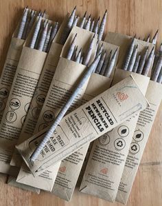 Newspaper Pencils, Freetime Activities, Recycled Newspaper, Lead Pencil, Waste Free Living, Recycle Newspaper, Environmentally Friendly Living, Drukarka 3d, Led Pencils