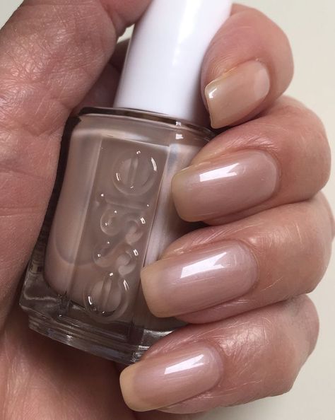 Essie Au Natural, Mail Polish Colors 2023, Natural Nails Polish, Sheer Nail Polish, Essie Nails, Jelly Nail Polish, Nails Essie, Sheer Nails, Essie Nail Colors