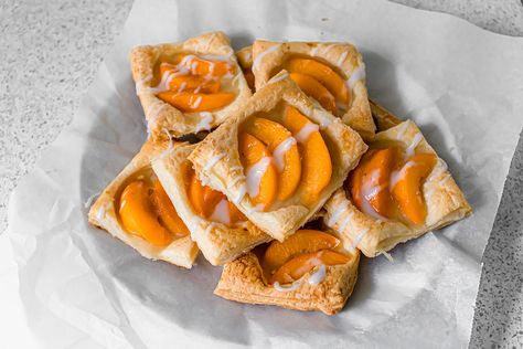 Peach Danish, Danish Pastries, Vegan Peach, Danish Pastry, Peach Jam, Chocolate Croissant, Peach Slices, Puff Pastry Sheets, Canned Peaches