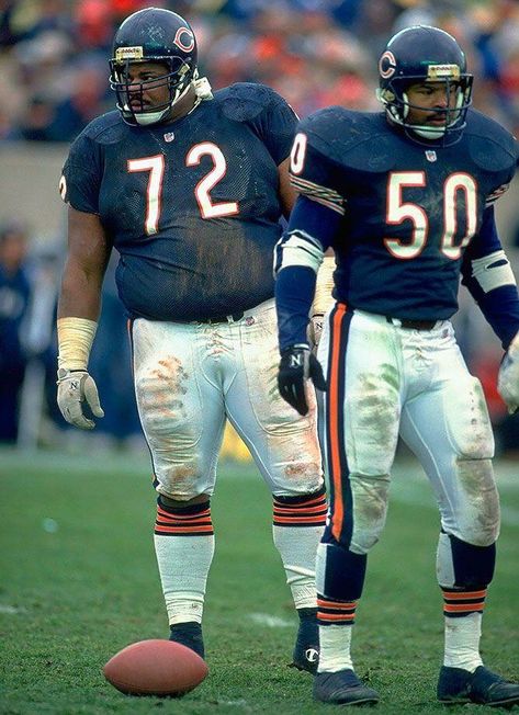 The Fridge and Singletary 1985 Chicago Bears, Chicago Bears Pictures, Mike Singletary, Chicago Baby, Chicago Sports Teams, Chicago Bears Football, Walter Payton, Bears Football, Nfl Chicago Bears