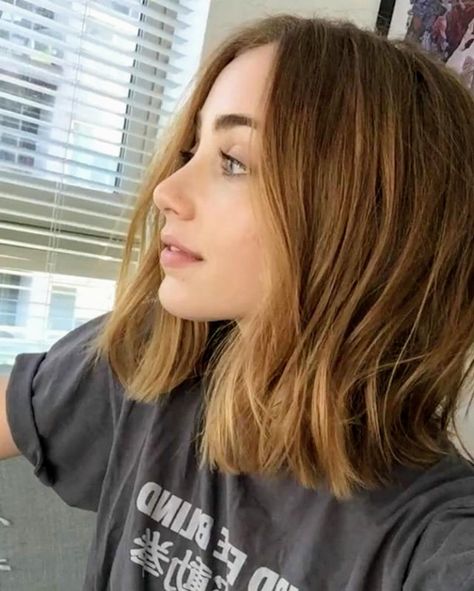 Emily Rudd Hair, Shoulder Length Hair Teenage Girl, Medium Length Haircut Teen Girl, Hair Cuts For Teen Girls Medium, Caramel Bob, Teenage Haircuts, Haircuts For Teenagers, Short Hair Cuts For Teens