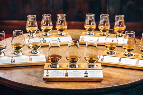 Irish Whiskey Brands, Best Irish Whiskey, Dead Rabbit, Rare Whiskey, Single Malt Whiskey, Whiskey Brands, Gastro Pubs, Whiskey Tasting, Whisky Bar