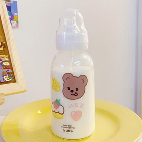 Feeding Bottle, Size Difference, Baby Milk, Baby Alive, Baby Bottle, Pattern Glass, Bottle Feeding, Cute Style, Cartoon Jokes