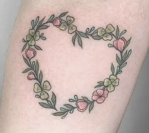 Irish Mother Daughter Tattoos, Irish Flower Tattoo, Irish Aesthetic, Irish Tattoo, Tattoos 2024, Irish Fairy, Irish Tattoos, Religious Tattoo, Neck Tattoo For Guys