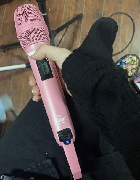 Blackpink Microphone Wallpaper, Pretty Microphones, Cute Microphone, Pink Microphone, Singing Microphone, Future Concert, Music Mic, Nana Ouyang, Music Supplies