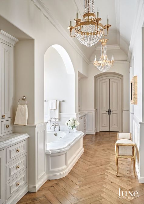 Long Narrow Bathroom, Bathroom Master, Narrow Bathroom, Bathroom Goals, Farmhouse Ideas, Luxe Interiors, Dream Bathrooms, High Ceilings, Elegant Bathroom