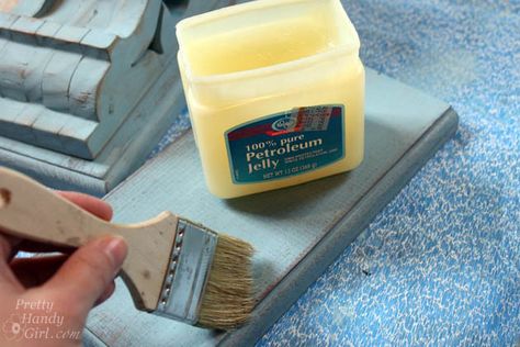 DIY Aged Chippy Paint Technique with Vaseline Chippy Paint Technique, Shabby Chic Decorating, Diy Techniques, Chippy Paint, Shabby Chic Bedrooms, Distressed Furniture, Chic Bedroom, Paint Furniture, Redo Furniture