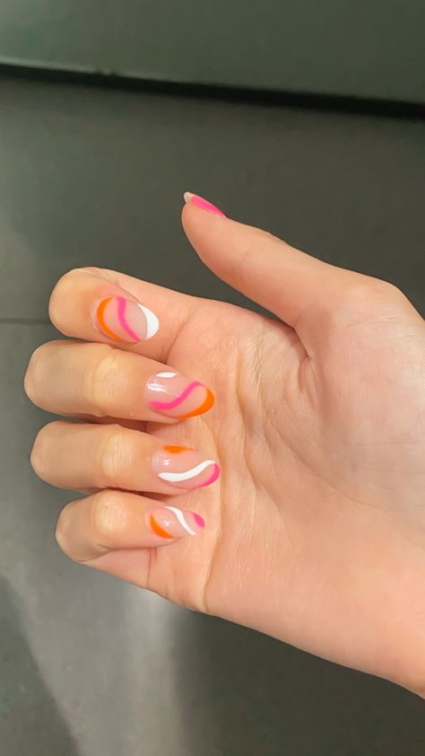 Lesbian Nails Design Subtle, Lesbian Pride Nails Designs, Lesbian Pride Nails Short, Lesbian Nail Designs, Lesbian Color Nails, Subtle Pride Nails Short, Lesbian Acrylic Nails, Lesbian Nails Design, Lesbian Flag Nails