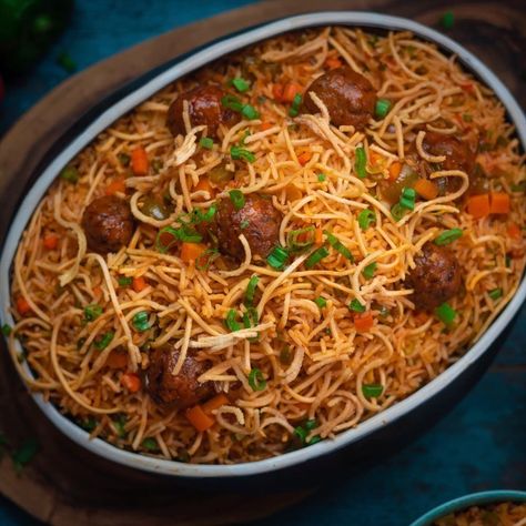 Your Food Lab on Instagram: “Veg Tripple Schezwan Fried Rice by Chef @sanjyotkeer Keer . . Triple schezwan noodles or rice is hands down one of the most loved Indo-…” Manchurian Noodles, Schezwan Fried Rice, Schezwan Noodles, Indo Chinese Recipes, Chicken Balls, Fusion Dishes, Spicy Rice, Chicken Appetizers, Food At Home