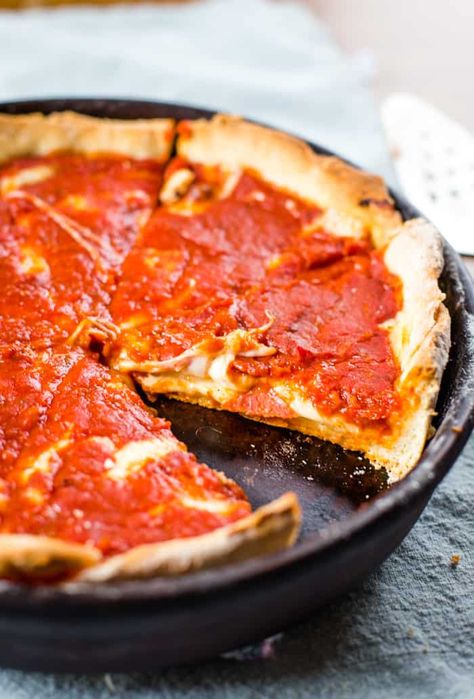 Deep Dish Pizza Recipe Double Crust Pizza Recipe, Kids Pizza Recipes, Deep Dish Pizza Recipe, Chicago Pizza, Meatball Recipes Easy, Pizza Design, Making Homemade Pizza, My Hood, Crust Pizza