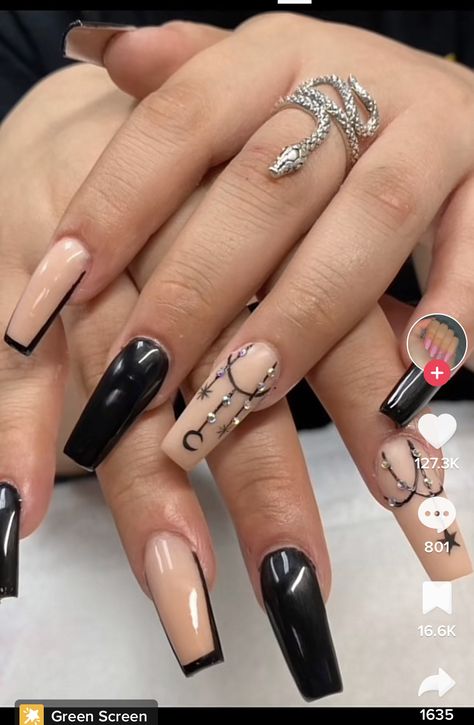 Tan Nail Designs, Glamour Goth, Classy Black Nails, Black And Nude Nails, Tan Nails, Girls Nail Designs, Nude Nail Designs, Beige Nails, Black Nail Designs