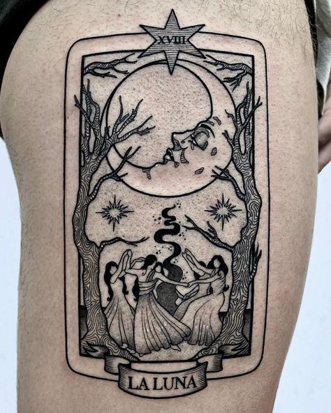 sara rosa on Instagram: “. 🌙🔮 L A  L U N A 🔮🌙 . Tarot XVIII:  Arrancarse del pasado y mirar al futuro, necesidad de cambiar y renovarse. Enfrentarse a los…” Dragons Tattoo, Tattoo Off, Tarot Card Tattoo, Tarot Tattoo, Kunst Tattoos, Tattoo Trend, Shape Tattoo, Witch Tattoo, Muster Tattoos