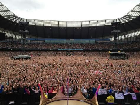 Stage View Of Crowd Concert Crowd, Selena Gomez Wallpaper, Concert Stage Design, Music Studio Room, Career Vision Board, Dream Music, Singing Career, Concert Stage, Concert Aesthetic