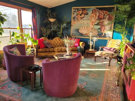 Nantucket Living Room, Salon Suite Decor, Green Sofa Living Room, Salon Suites Decor, Maximalist Home, Maximalist Decor, Art Deco Home, Dream House Rooms, Google Lens