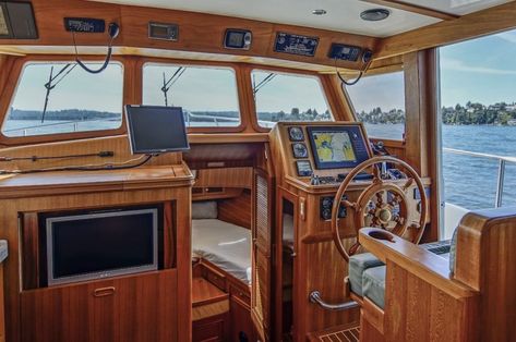 A perfect family cruiser aft-cabin at an affordable price Cabin Cruiser Boat Interiors, Boat Interior Ideas Cabins, Cabin Cruisers For Sale, Cabin Cruiser Boat, Trawlers For Sale, Trawler Yacht, Liveaboard Boats, Boat Interior Design, Cruiser Boat