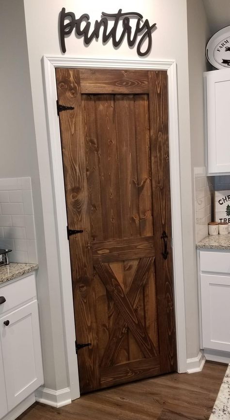 Diy Farmhouse Pantry Door, Rustic Pantry Door Ideas, Pantry Wood Door, Diy Pantry Door Makeover Ideas, Farmhouse Pantry Door Ideas, Pantry Corner Ideas, Antique Pantry Door Ideas, Small Kitchen With Pantry, Pantry Door Ideas Farmhouse Style