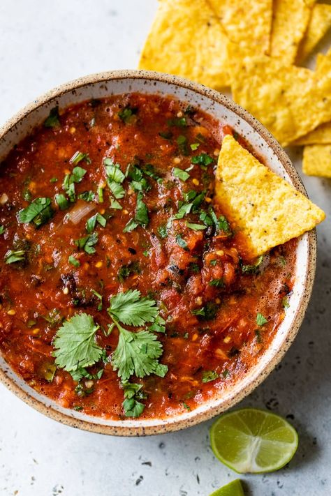 Salsa Roja – WellPlated.com Serrano Salsa Recipe, Mexican Red Salsa, Red Salsa Recipe, Best Salsa Recipe, Recipes Sauces, Best Salsa, Pepper Salsa, Red Salsa, Hot Salsa