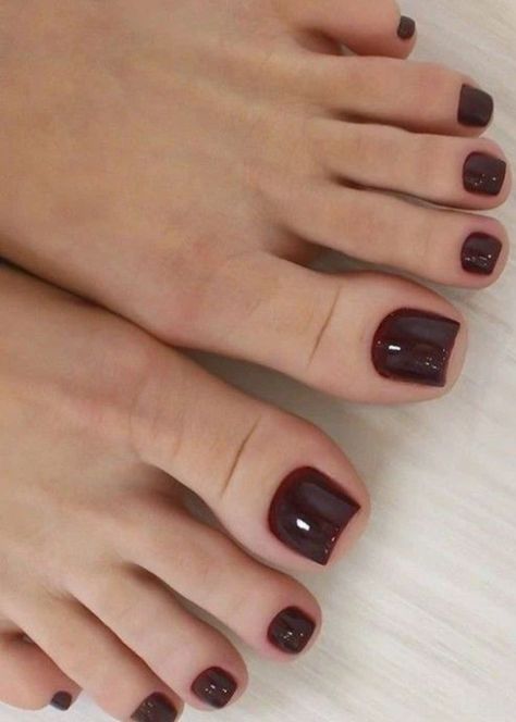 Red Wine Toe Nails, Dark Red Toes Pedicure, Pedicure Dark Colors, Maroon Pedicure Toenails, Maroon Toenails, Feet Color Nails, Wine Red Toe Nails, Dark Pedicure Ideas, Dark Red Pedicure Toenails