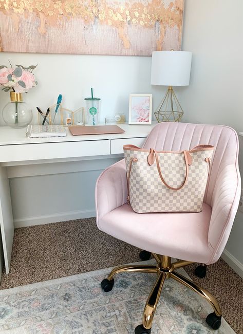 Medspa Office, Pink Home Offices, Pink Home Office, Pink Desk Chair, Dc Apartment, Pink Office Chair, Office Vibes, Office Idea, Feminine Home Offices