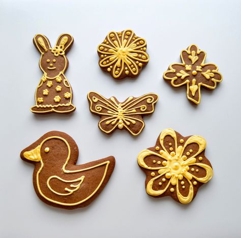 Yellow gingerbread - duck, bunny, butterfly, flowers and shamrock Bunny Butterfly, Butterfly Flowers, Gingerbread, Sugar Cookie, Enamel Pins, Easter, Yellow, Flowers, White