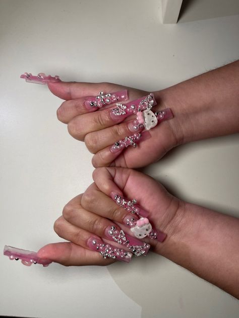 prettyy pink nails Lots Of Charms Nails, Nails With Lots Of Charms, Nails With A Lot Of Charms, Nails With Charms Y2k, Hello Kitty Pink Nails, Pink Hello Kitty Nails, Charm Nails, Kitty Nails, Basic Nails