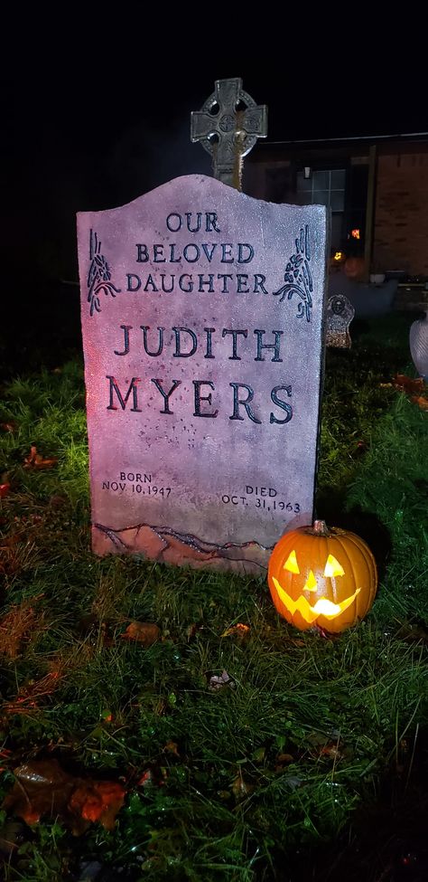 Judith Myers Tombstone, Halloween Headstone, Merv Griffin, Michael Meyer, The Last Laugh, Michael Myers Halloween, Famous Movies, Life Thoughts, Horror Characters