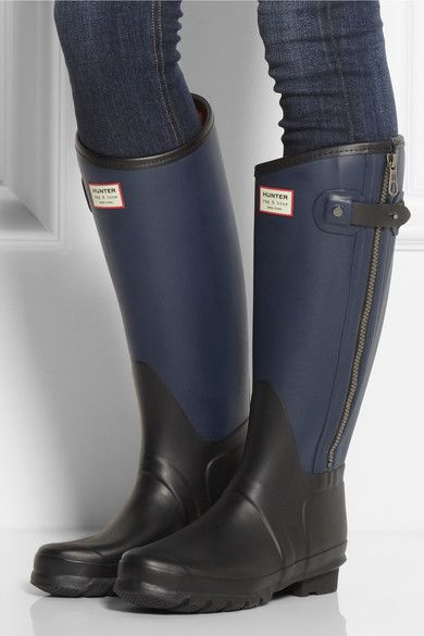 navy + black these need to be added to my collection! Wellington Boots, Rubber Boots, Equestrian Style, Crazy Shoes, Shoe Obsession, Hunter Boots, Timberland Boots, Boots Shoes, Wellington