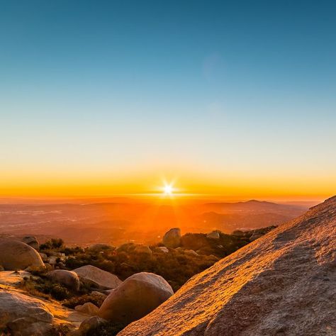 Photo by Brad Spiess Look at this breathtaking sunrise from Potato Chip Rock Trail between Poway, CA and Ramona, CA! #sandiego #poway #ramona #mountwoodson #mtwoodson #potatochip #potatochiprock #potatochiptrail #hike #hiking #sandiegosunrise #sunrise #views #landscape Potato Chip Rock, Potato Chip, Potato, San Diego, Look At, Hiking