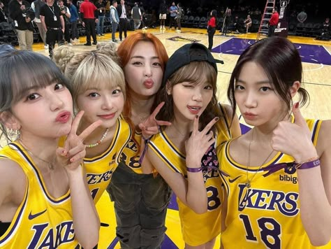 Le Sserafim Ot5, Lakers Game, Sakura Miyawaki, Pop Photos, Pre Debut, Blue Flames, November 1, Group Photos, Korean Pop