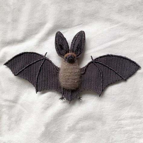 Crochet Bat Ornament, Crochet Bat Hat Pattern Free, Knit Bat Pattern, Crochet Bat Ears, Crochet Bat Applique Free Pattern, Crochet Bat Wings Free Pattern, Free Crochet Bat Pattern, Crochet Wings Pattern, Crochet Wings Free Pattern