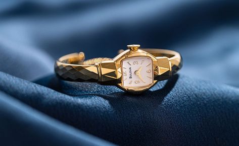 The first woman’s watch in the Bulova’s Archive collection proves that good things come in small packages. Golden Watch Women, Bulova Womens Watches, Bulova Moon Watch, Omega Watch Women, Bulova Watches Women, Elegant Watches Women, Vintage Cartier Watch, Bulova Crystal Watch, Bulova Computron