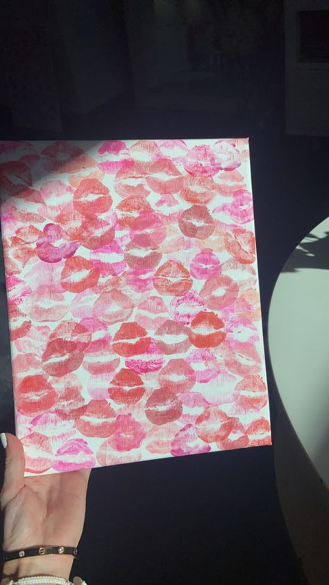 Valentines Gift For Boyfriend Canvas, Things To Paint On Canvas Easy Valentines, Lipstick Art Canvas Kiss, Kissing Canvas Painting Ideas, Lipstick Painting Canvas, Lipstick Kiss Painting, Diy Valentines Canvas Art, Kiss Painting For Boyfriend, Kisses Painting Lipstick