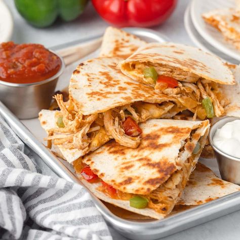 Easy Chicken Fajita Quesadillas Chicken Fajita Pita, Boneless Turkey Breast Roast, Chicken Fajita Quesadillas, Turkey Breast Roast, Healthy Quesadilla, Mini Meatloaf Muffins, Low Cal Dinner, Boneless Turkey Breast, Loose Meat Sandwiches