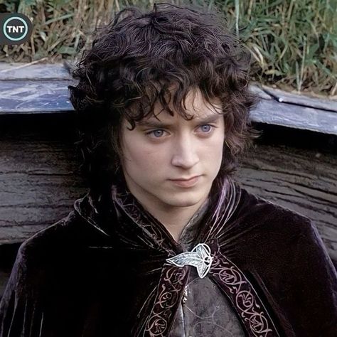 Uk Icon, Frodo Baggins, Elijah Wood, Bilbo Baggins, Wood Elf, Online Quiz, The Shire, Jrr Tolkien, Gandalf